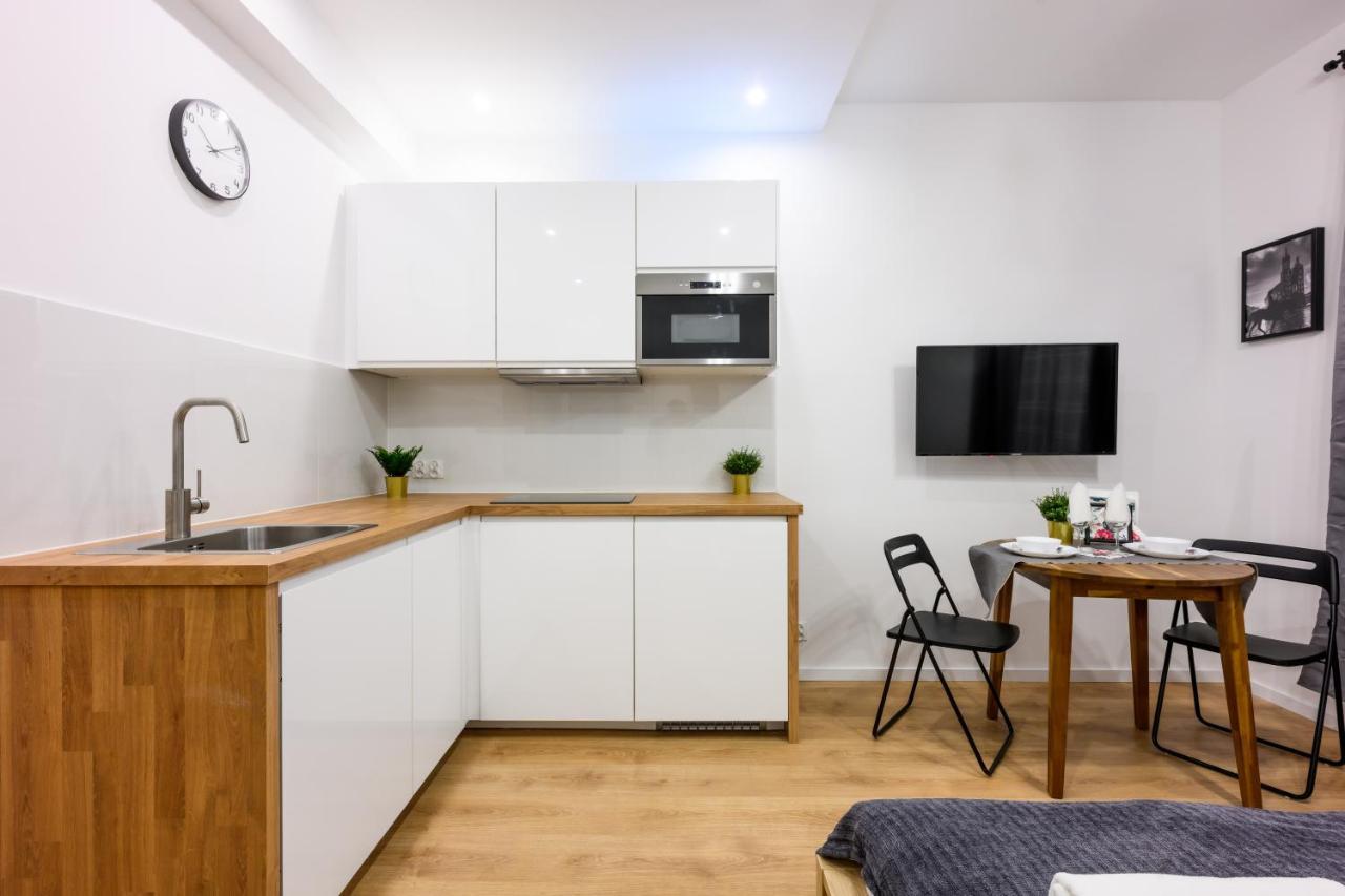 Cracow Rent Apartments - Spacious Apartments For 2-7 People In Quiet Area - Kolberga Street Nr 3 - 10 Min To Main Square By Foot คราคูฟ ภายนอก รูปภาพ