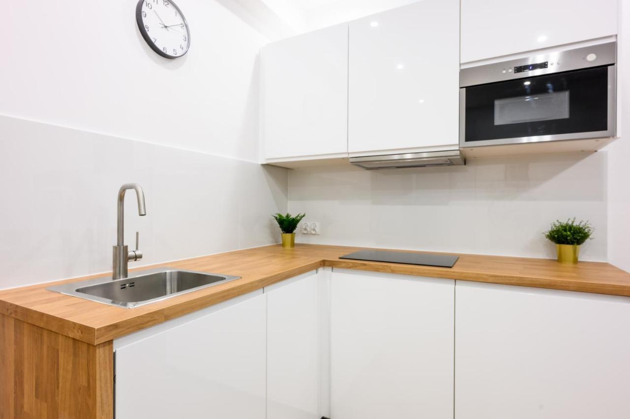 Cracow Rent Apartments - Spacious Apartments For 2-7 People In Quiet Area - Kolberga Street Nr 3 - 10 Min To Main Square By Foot คราคูฟ ภายนอก รูปภาพ