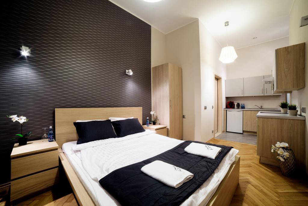 Cracow Rent Apartments - Spacious Apartments For 2-7 People In Quiet Area - Kolberga Street Nr 3 - 10 Min To Main Square By Foot คราคูฟ ภายนอก รูปภาพ