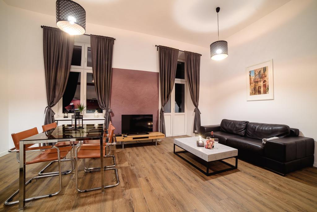 Cracow Rent Apartments - Spacious Apartments For 2-7 People In Quiet Area - Kolberga Street Nr 3 - 10 Min To Main Square By Foot คราคูฟ ภายนอก รูปภาพ