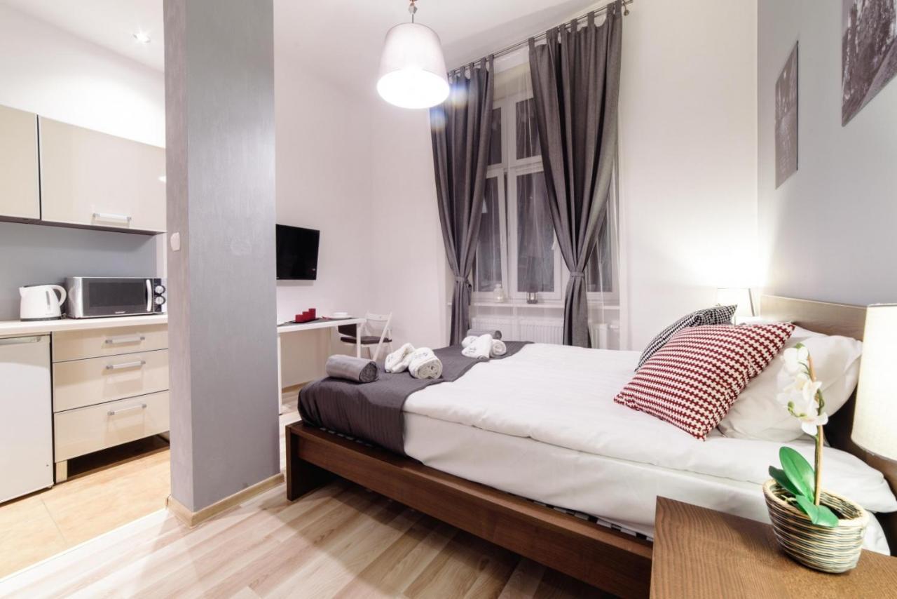 Cracow Rent Apartments - Spacious Apartments For 2-7 People In Quiet Area - Kolberga Street Nr 3 - 10 Min To Main Square By Foot คราคูฟ ภายนอก รูปภาพ